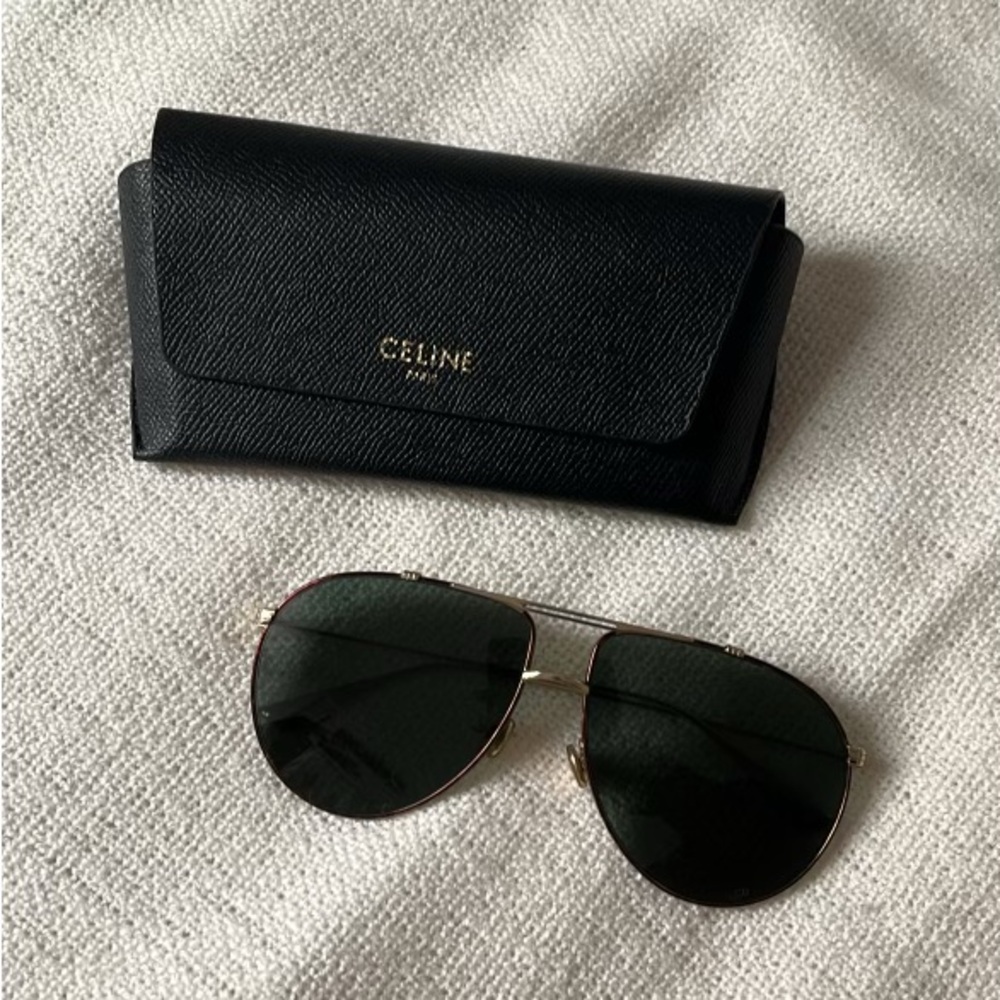 Dior glasses.  Beautiful pair!